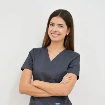 Esther, odontóloga especialista en ortodoncia y ortopedia dentofacial